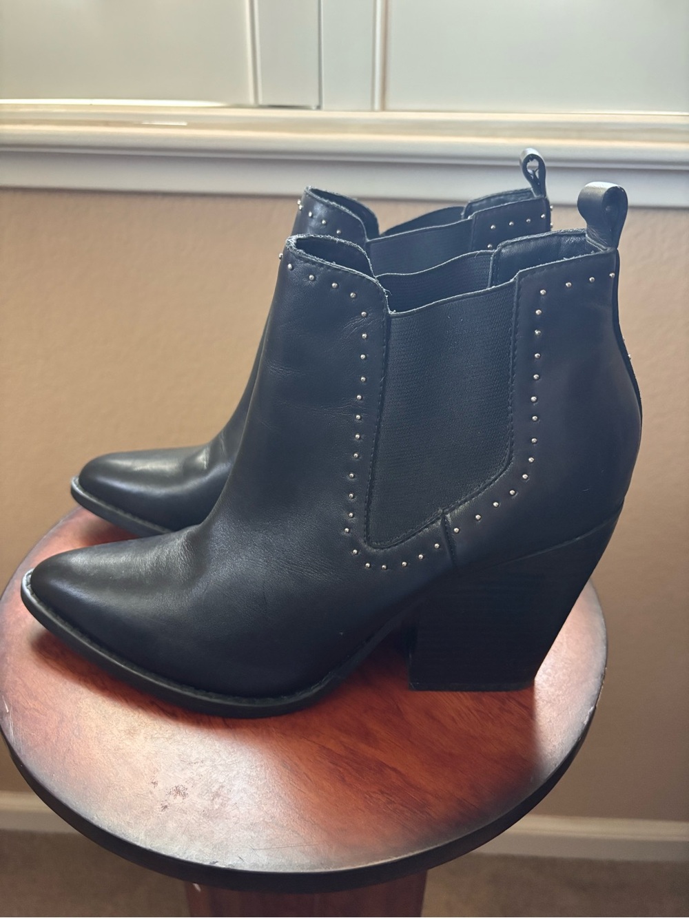 Marc Fisher Bellie black leather boots size 8.5
